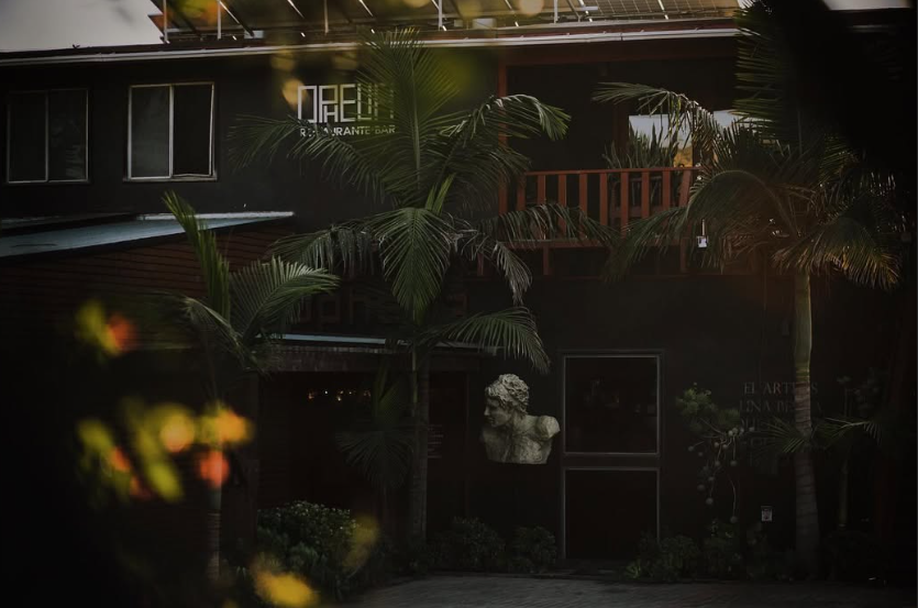 Fachada exterior del restaurante Ophelia